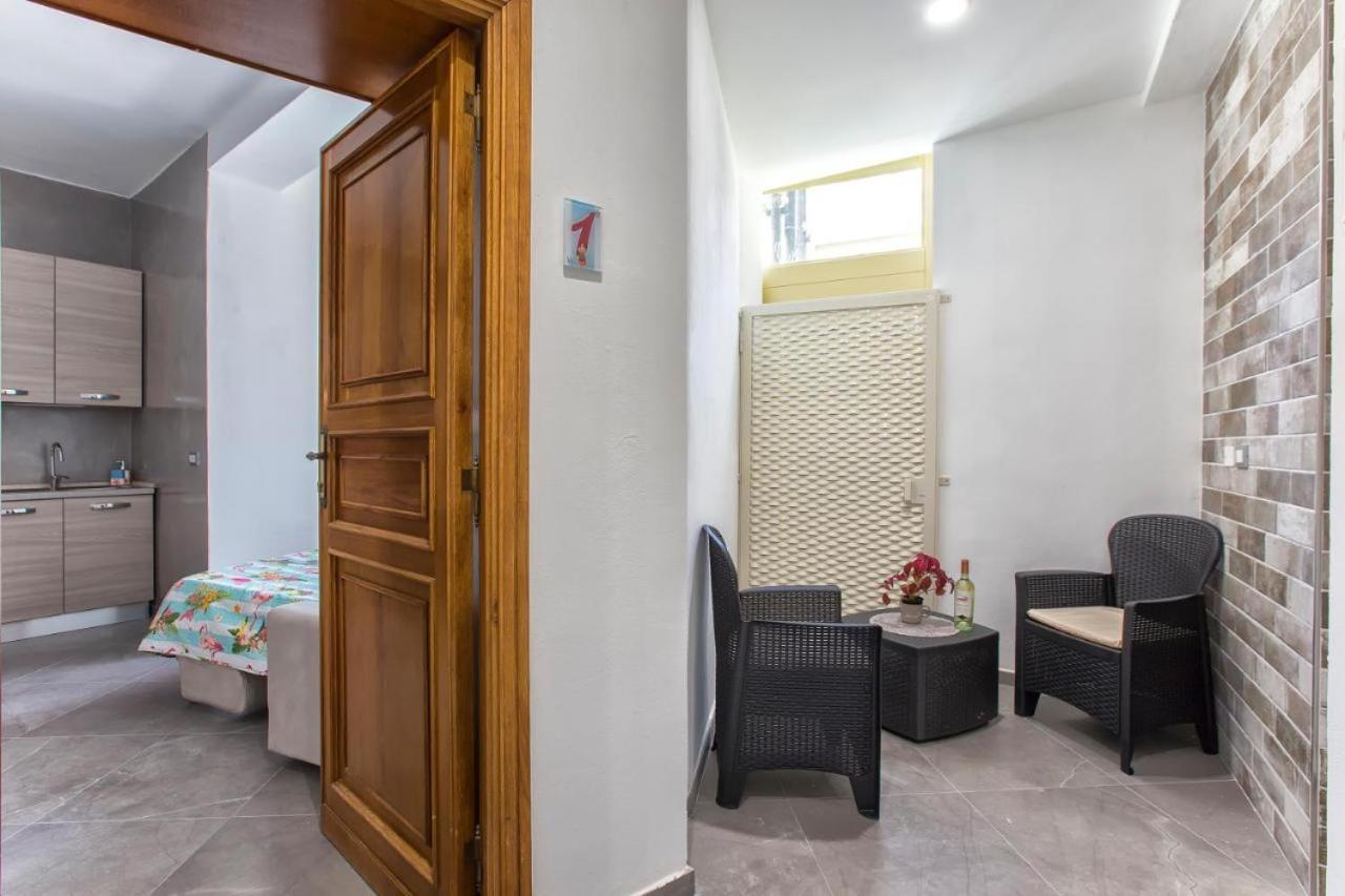 Nonna Adelina Apartments & Rooms Альгеро Экстерьер фото